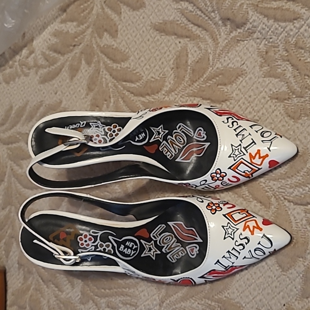 Unique heels  pumps  shoes made in Italy (new)..looks like...D&G